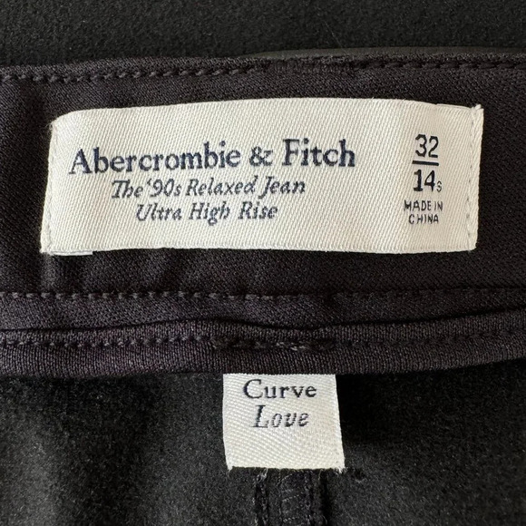 Abercrombie & Fitch The '90s Relaxed Jean Curve Love Black Faux Leather Size 14s - Picture 10 of 10